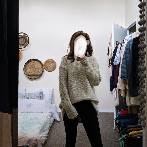 Ann Taylor oversize cream knitted sweater L - Picture 3 of 7